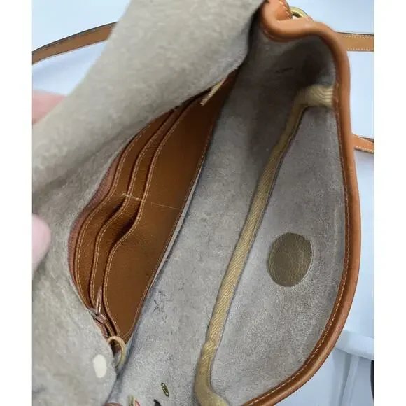 Dooney & Bourke Authenticated Vintage ALW Taupe Saddle Bag Cavalry Troop USA - Picture 10 of 15